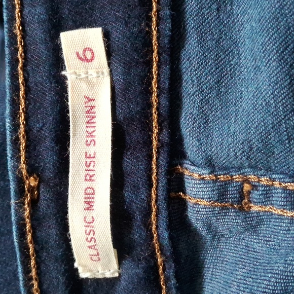 Levi's woman size 6 classic mid-rise skinny jeans - Picture 4 of 6